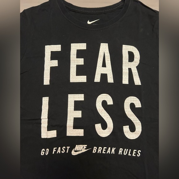 3 Nike athletic tshirts - Picture 4 of 4